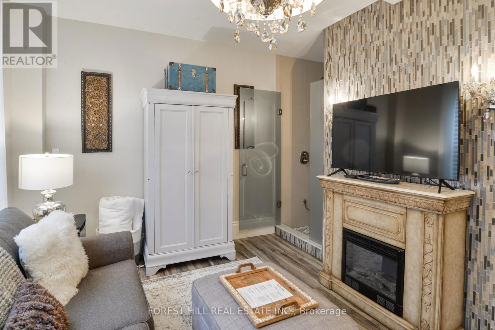 241 MISSISSAGA STREET WEST Image 25