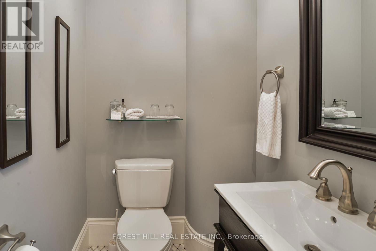 241 MISSISSAGA STREET WEST Image 26