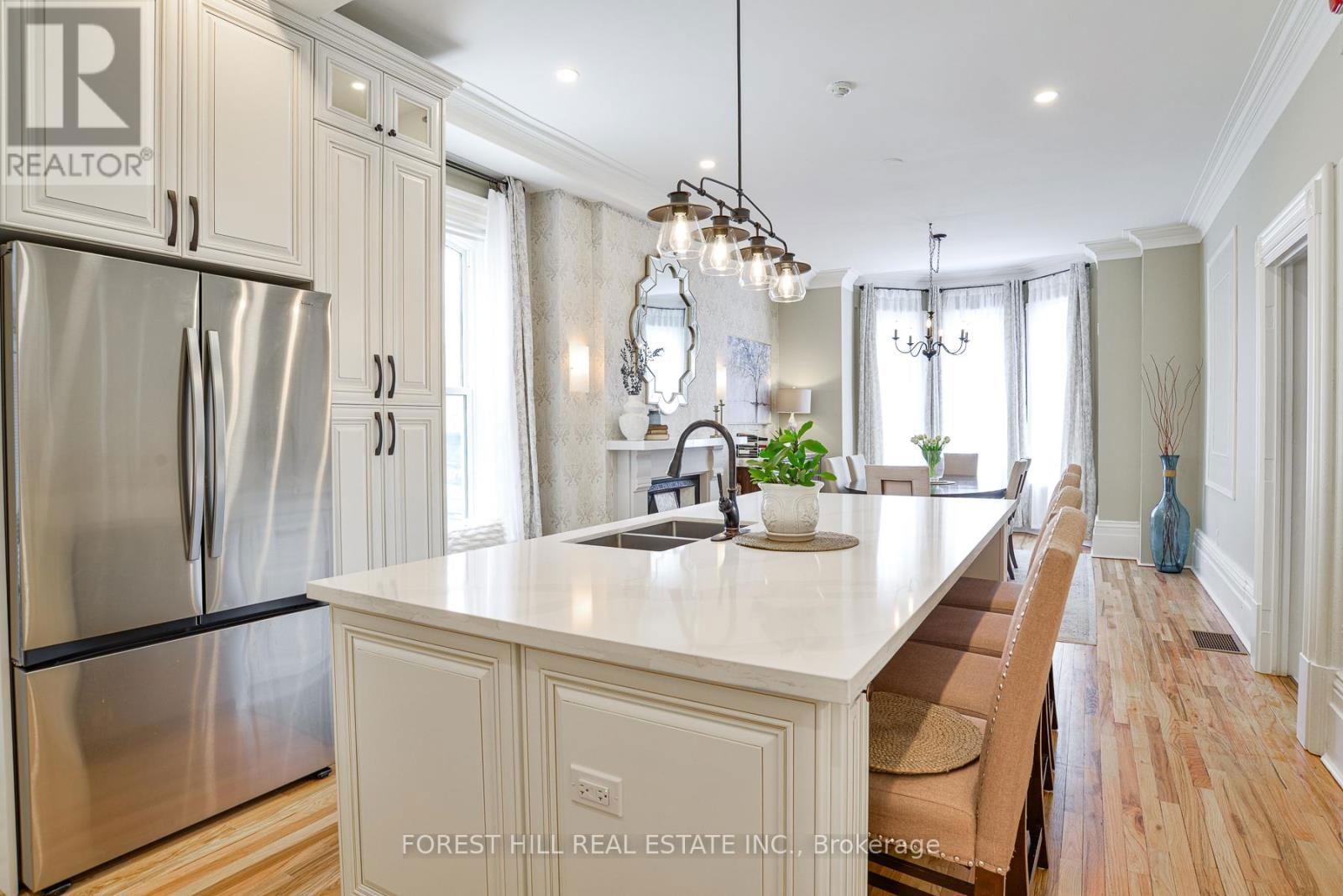 241 MISSISSAGA STREET WEST Image 6