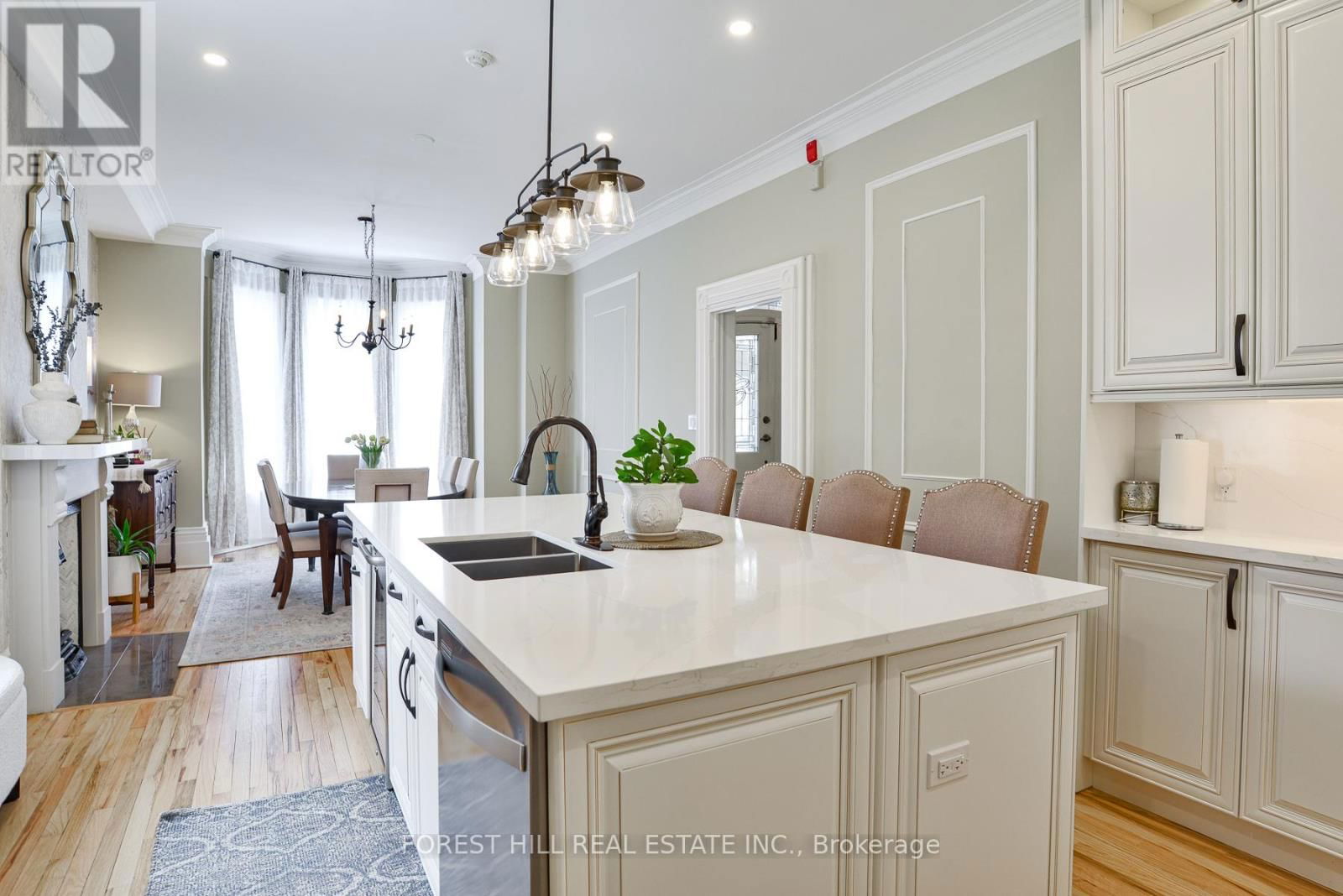241 MISSISSAGA STREET WEST Image 7