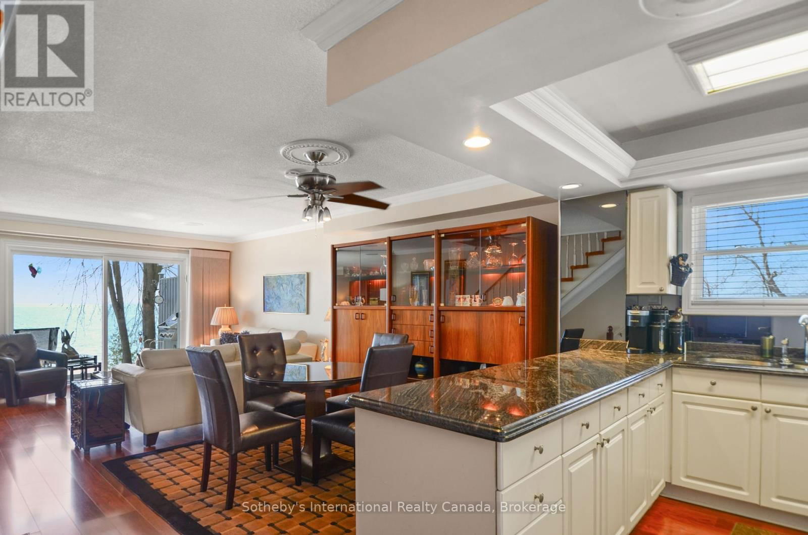 5 - 1 OLIVE CRESCENT Image 2
