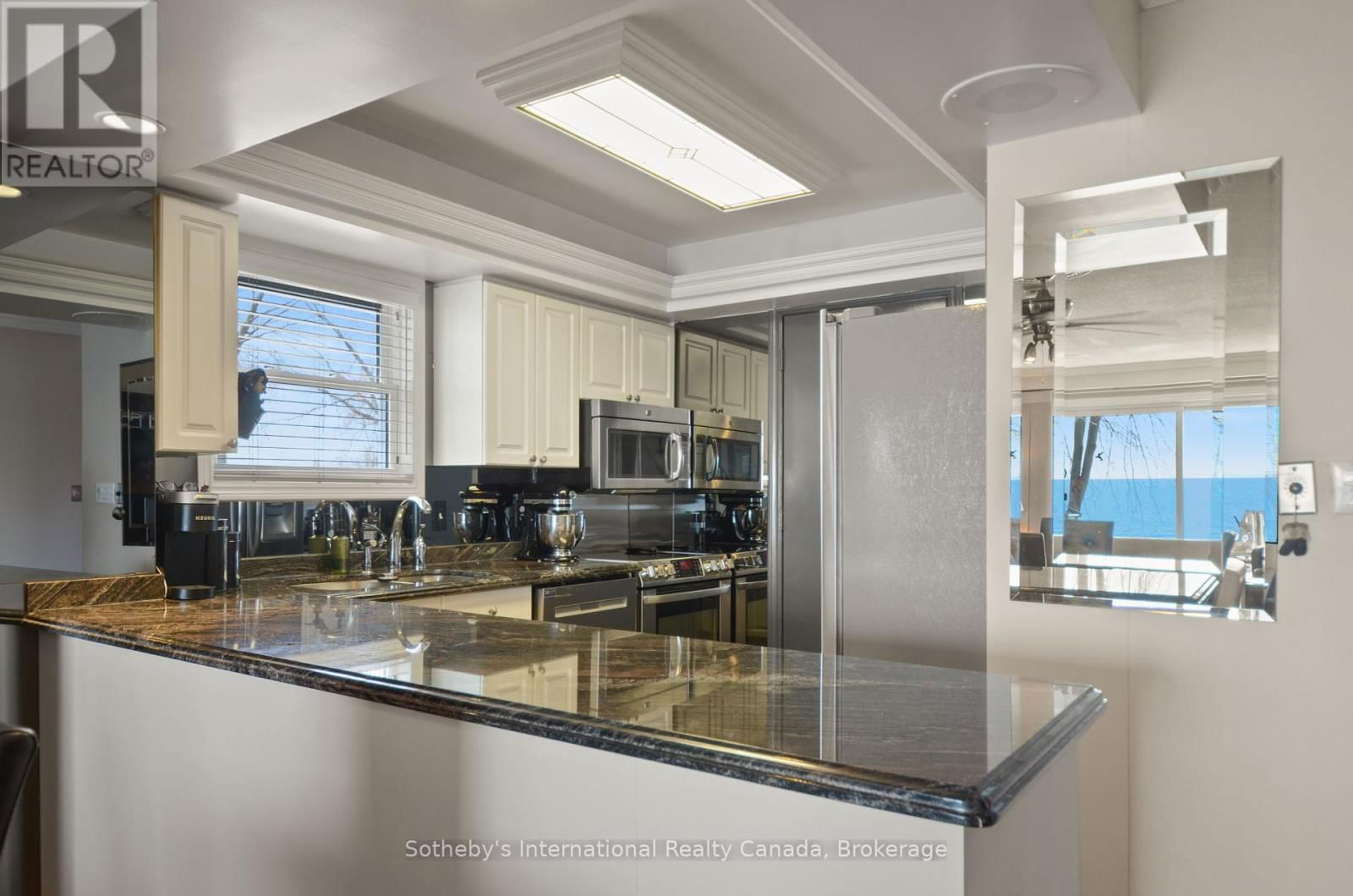 5 - 1 OLIVE CRESCENT Image 3