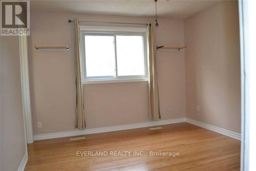 12 EILEEN DRIVE Image 7