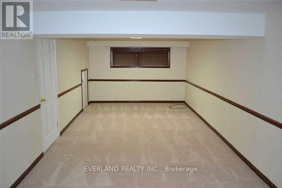 12 EILEEN DRIVE Image 8