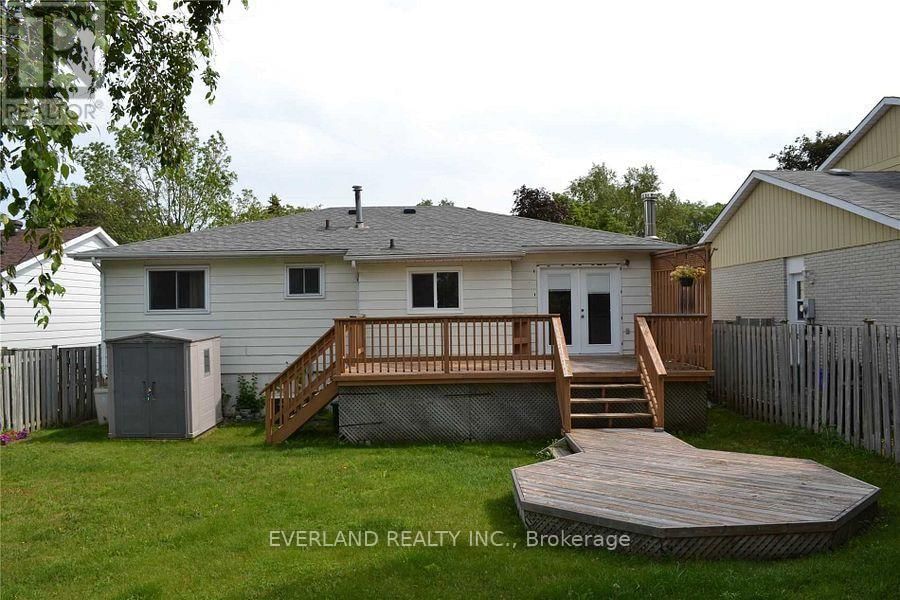 12 EILEEN DRIVE Image 9