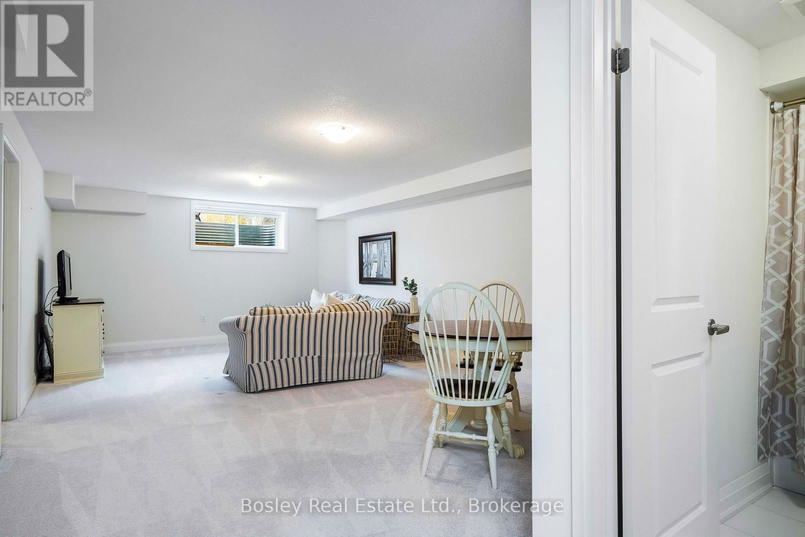 79 KARI CRESCENT Image 23
