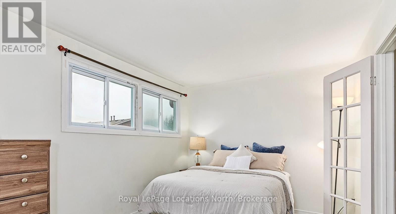 581 TENTH STREET Image 15