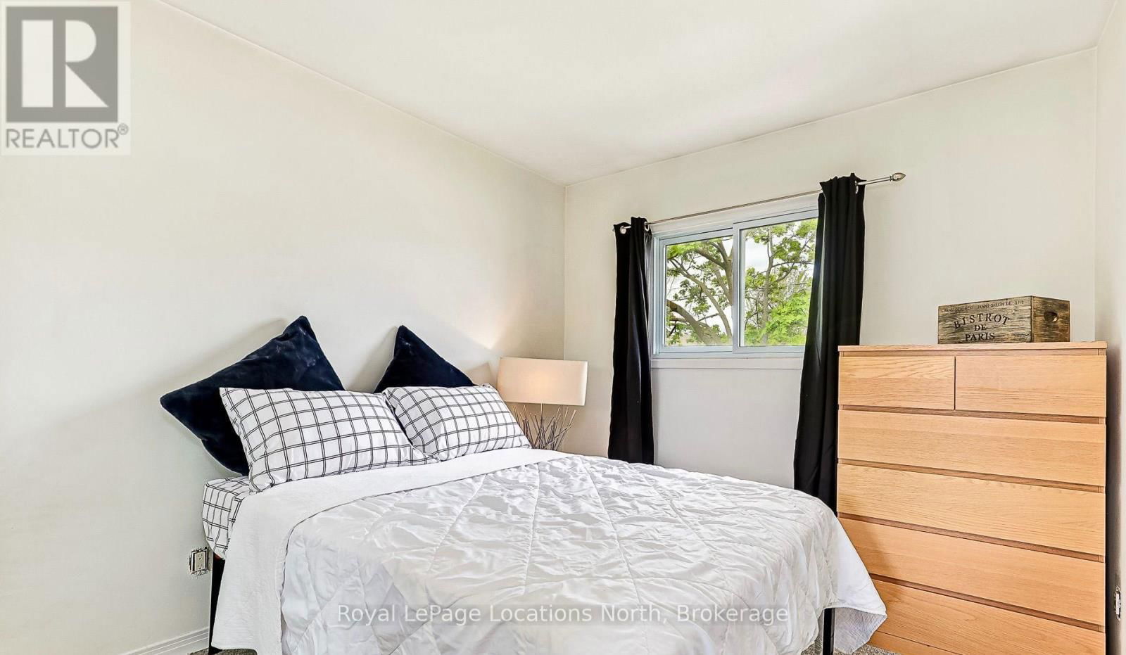 581 TENTH STREET Image 19