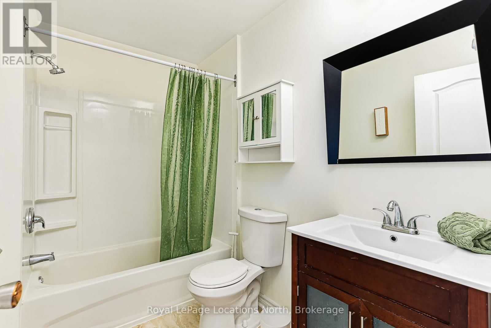 581 TENTH STREET Image 20