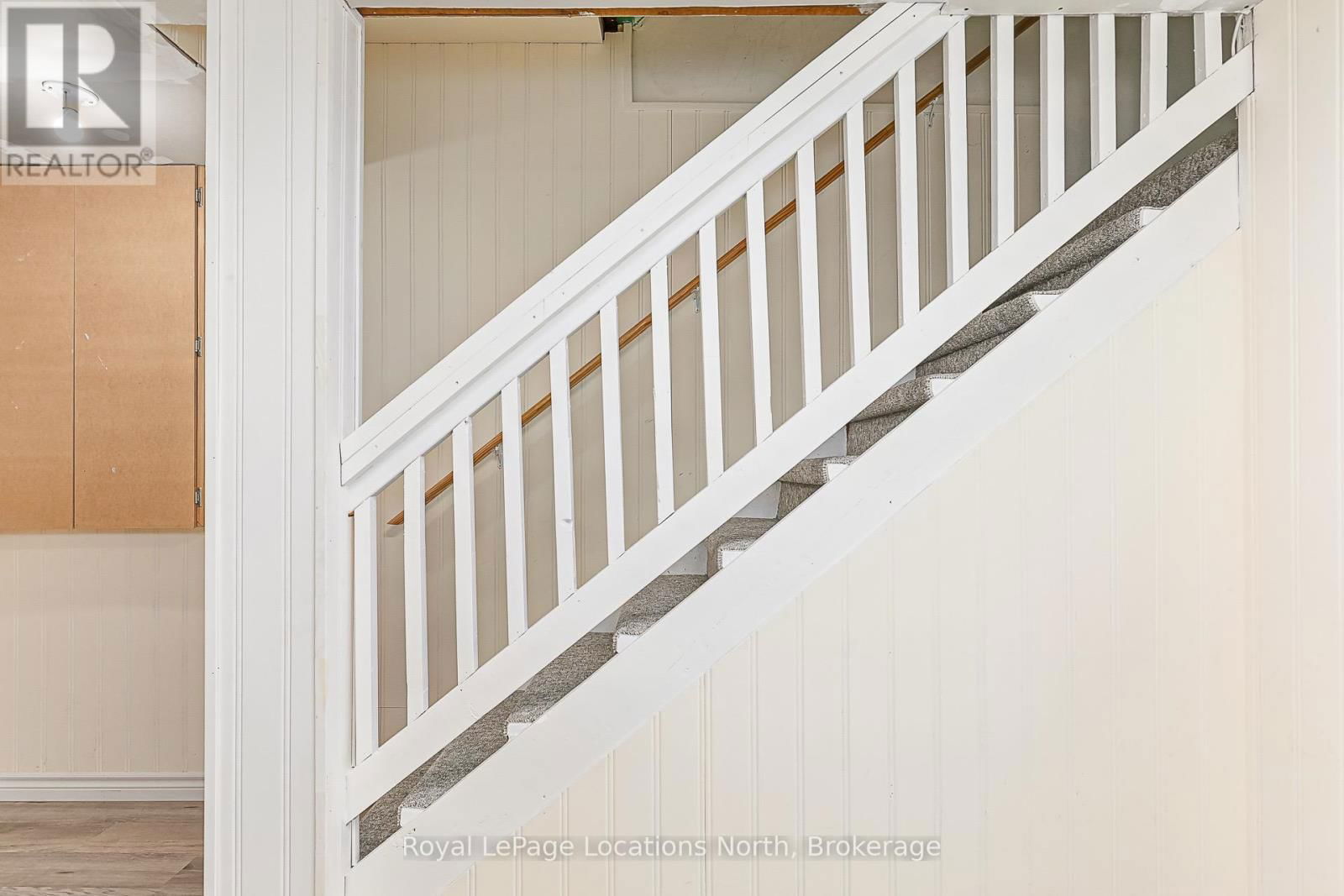 581 TENTH STREET Image 22