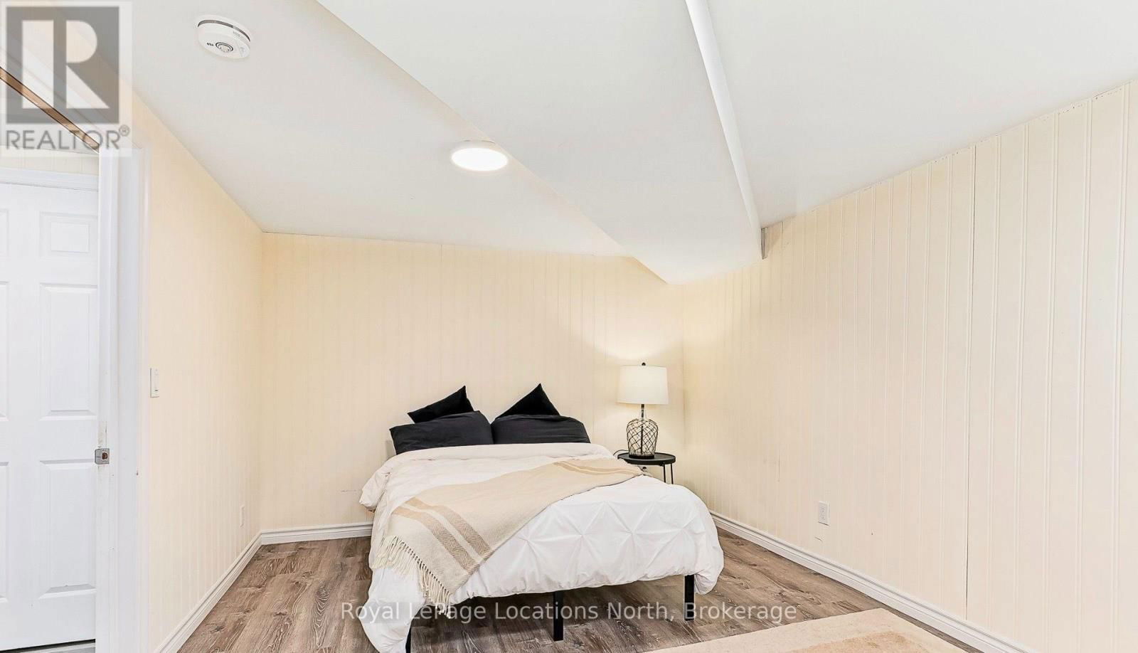 581 TENTH STREET Image 25