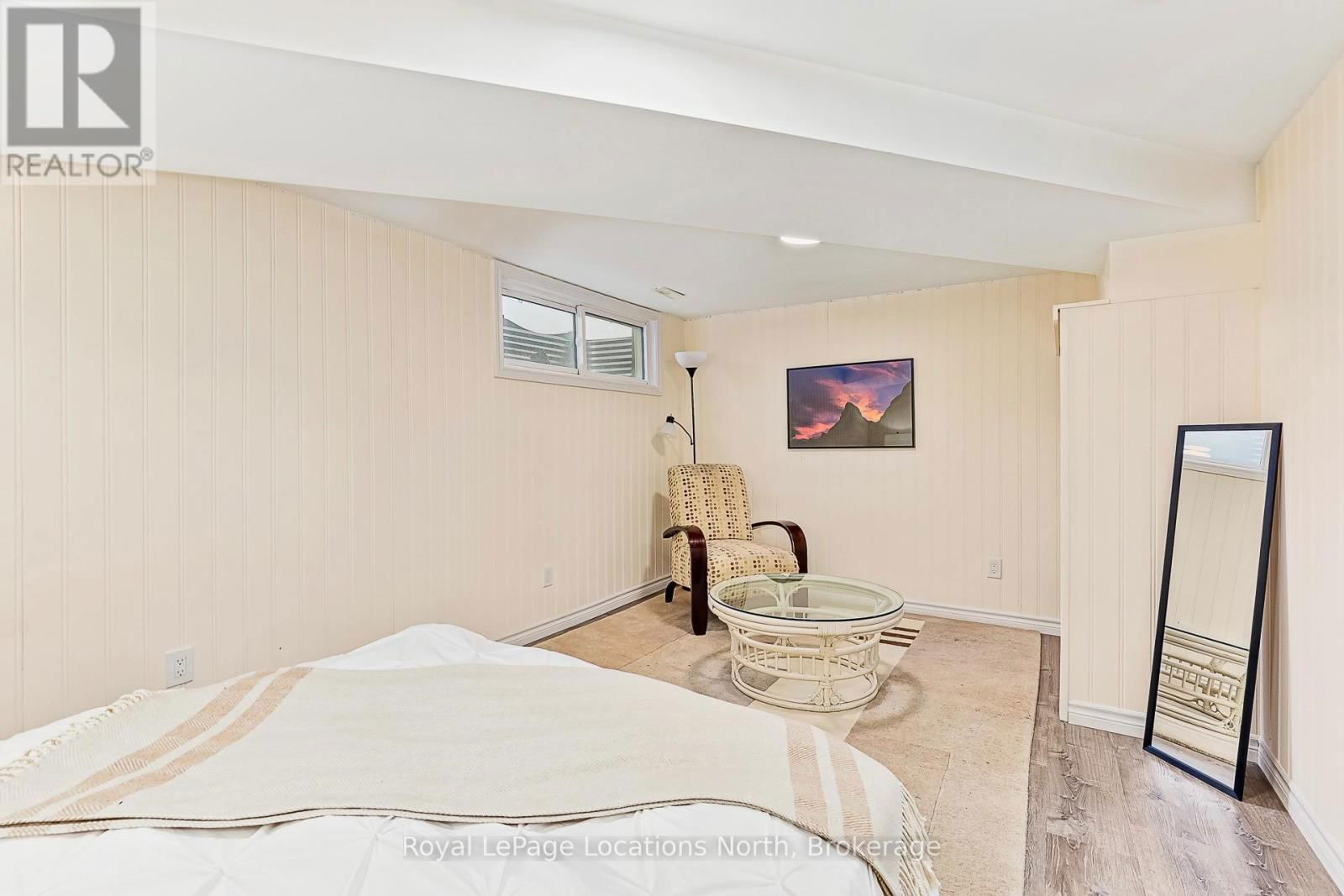 581 TENTH STREET Image 26