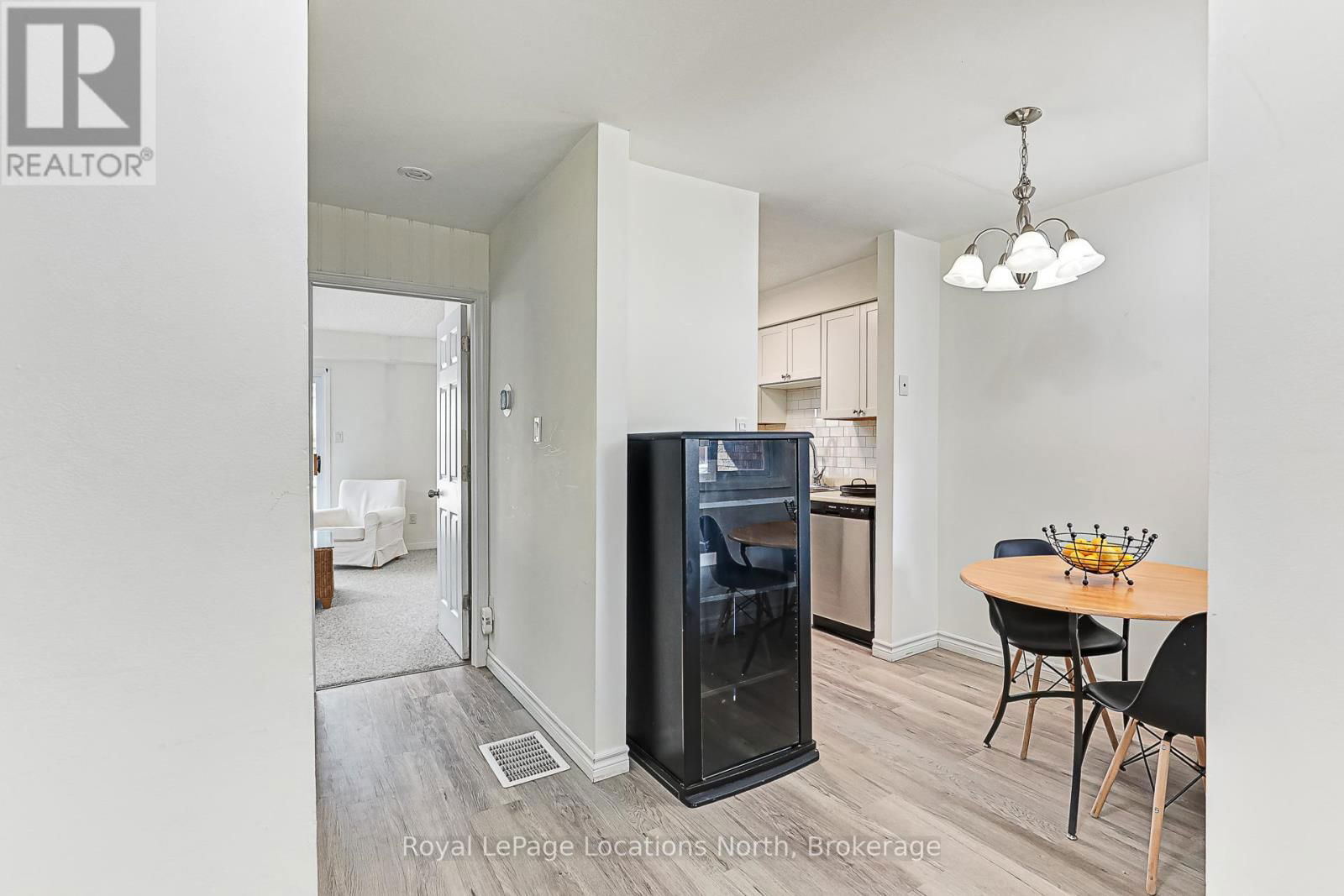 581 TENTH STREET Image 4