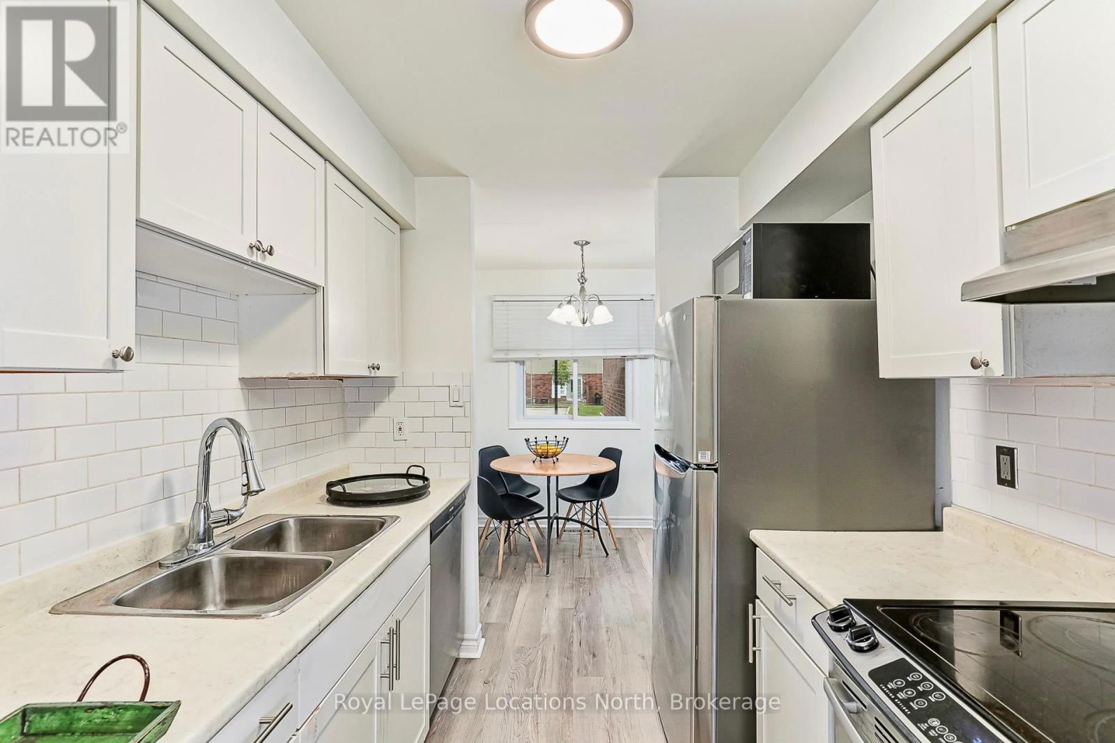581 TENTH STREET Image 5