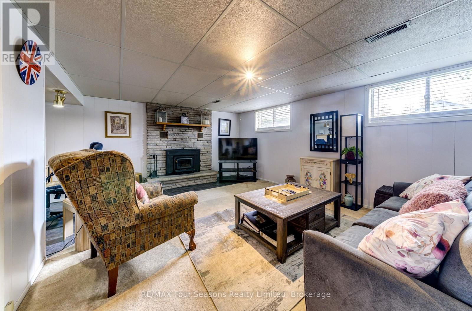 204 BRYAN COURT Image 21