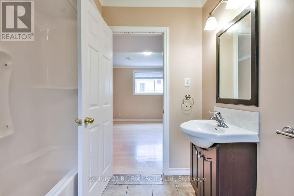 3416 HIGHVIEW AVENUE Image 35