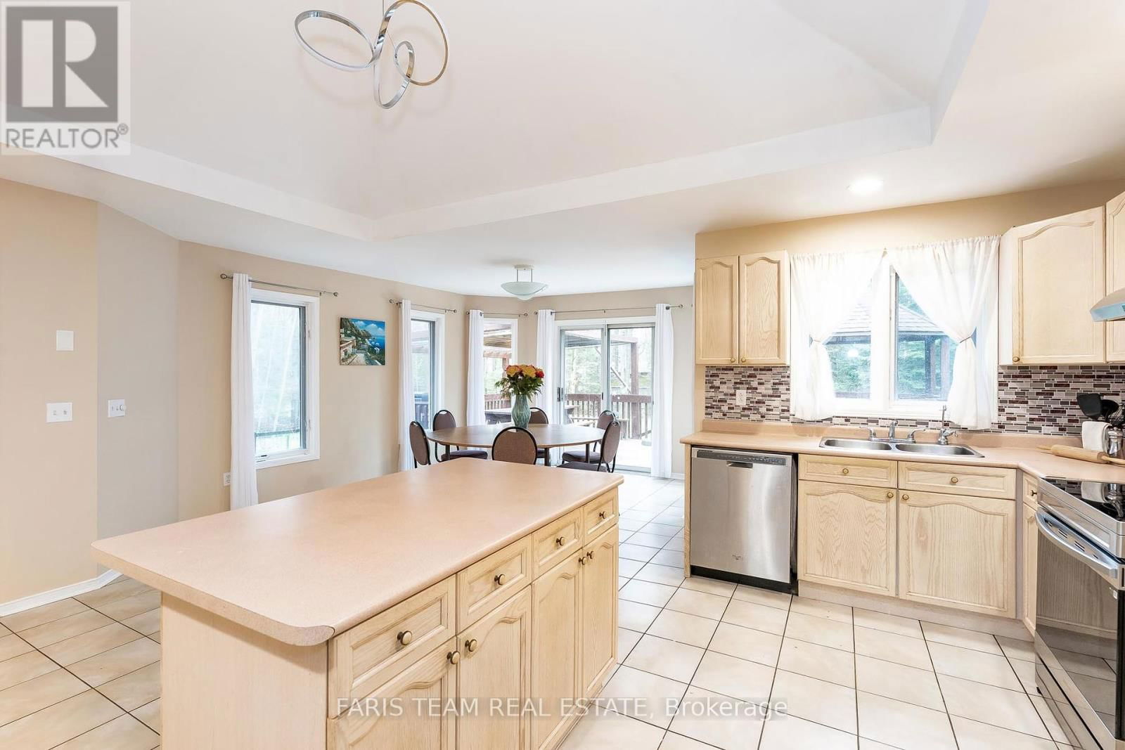 64 NADIA CRESCENT Image 6