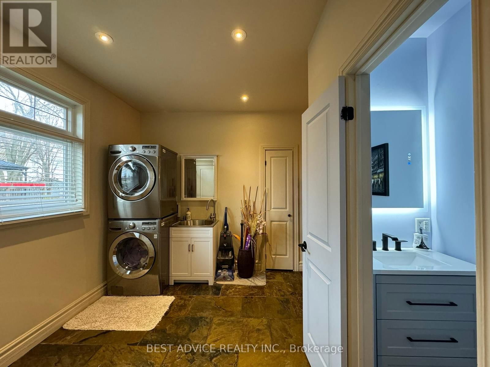 9 FERNWOOD LANE Image 18