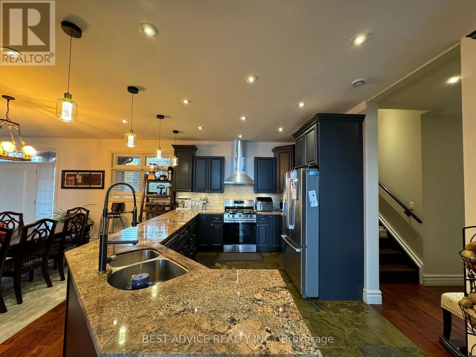 9 FERNWOOD LANE Image 24