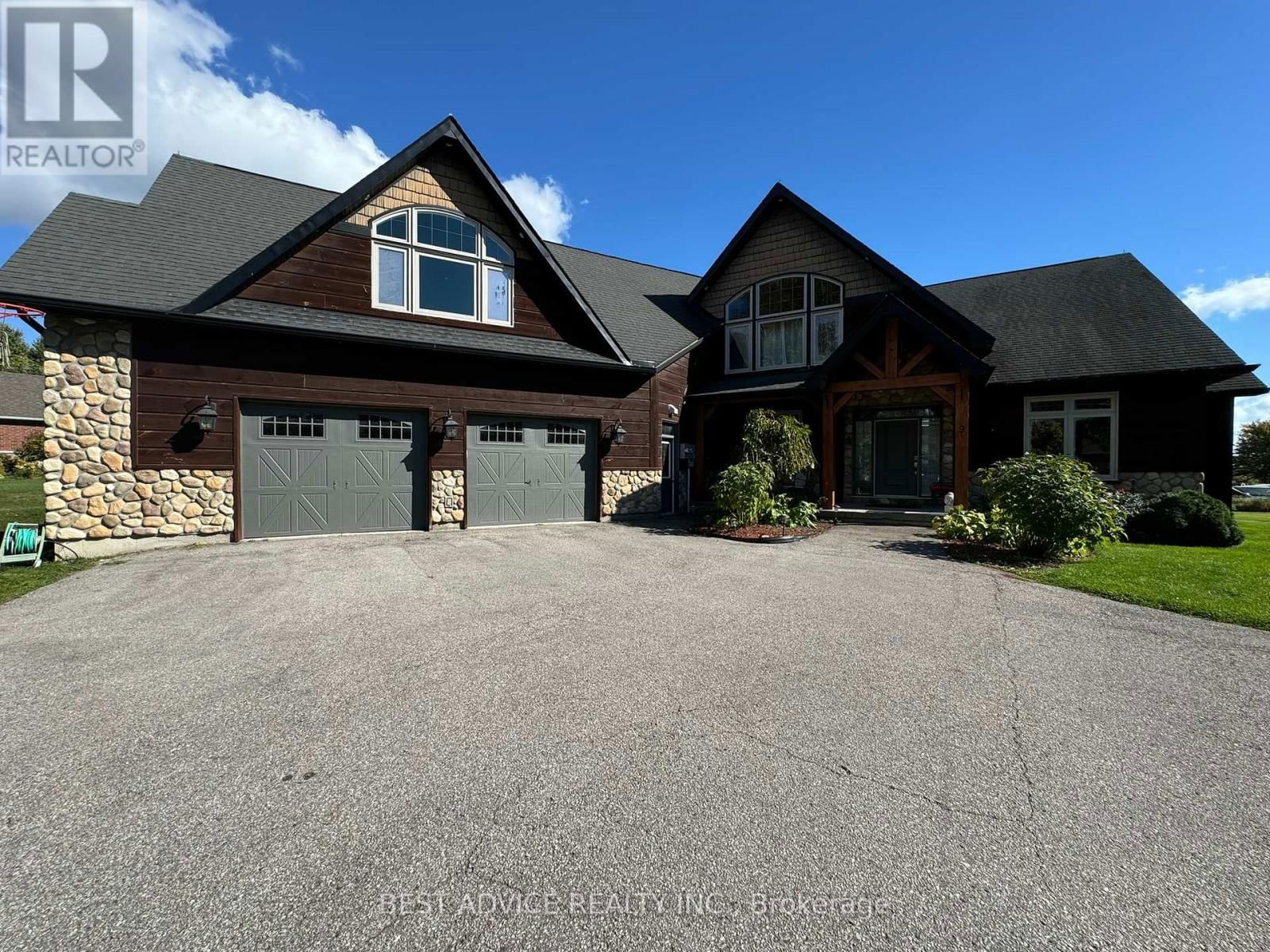 9 FERNWOOD LANE Image 3