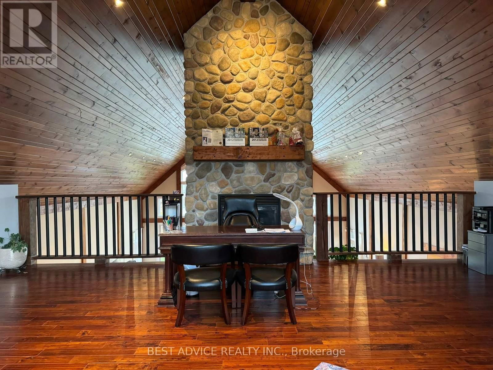 9 FERNWOOD LANE Image 32