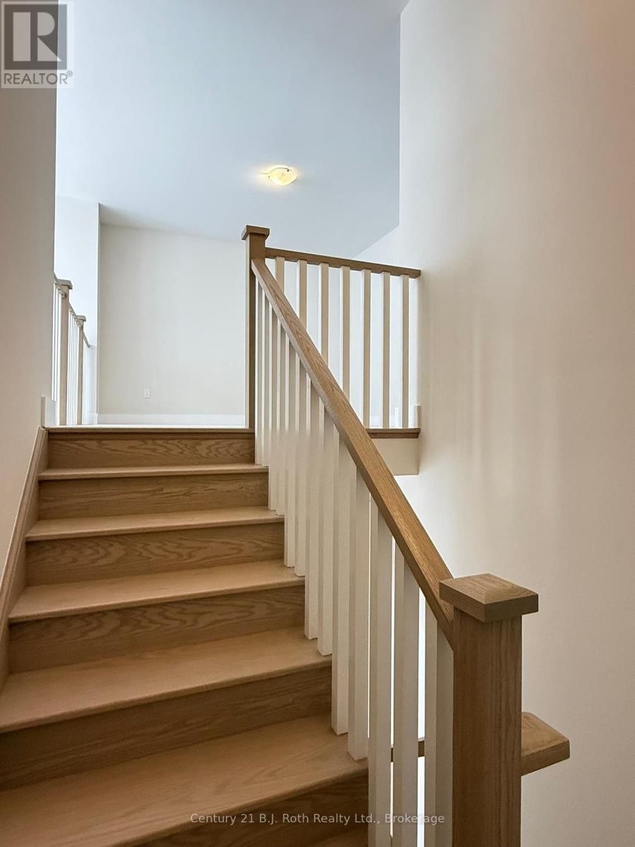 15 RUBY CRESCENT Image 12