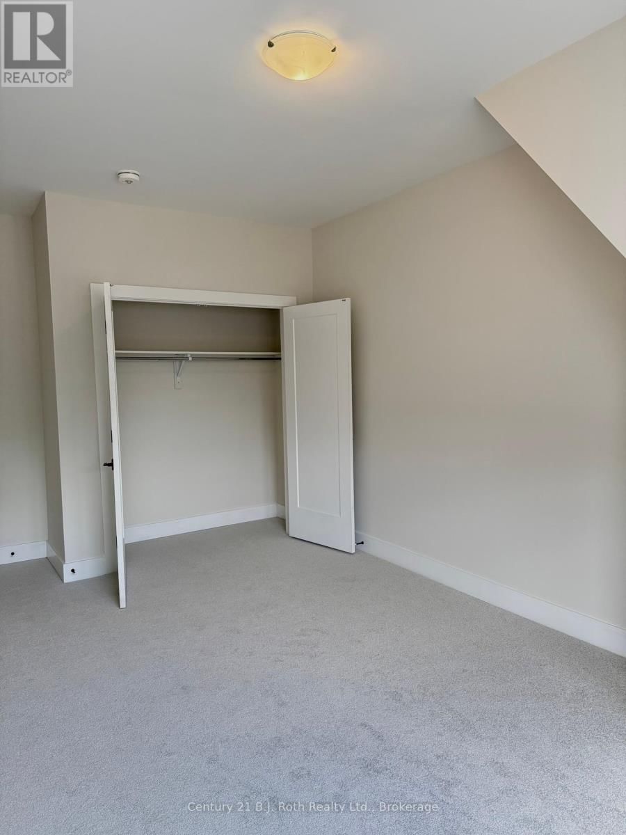 15 RUBY CRESCENT Image 15