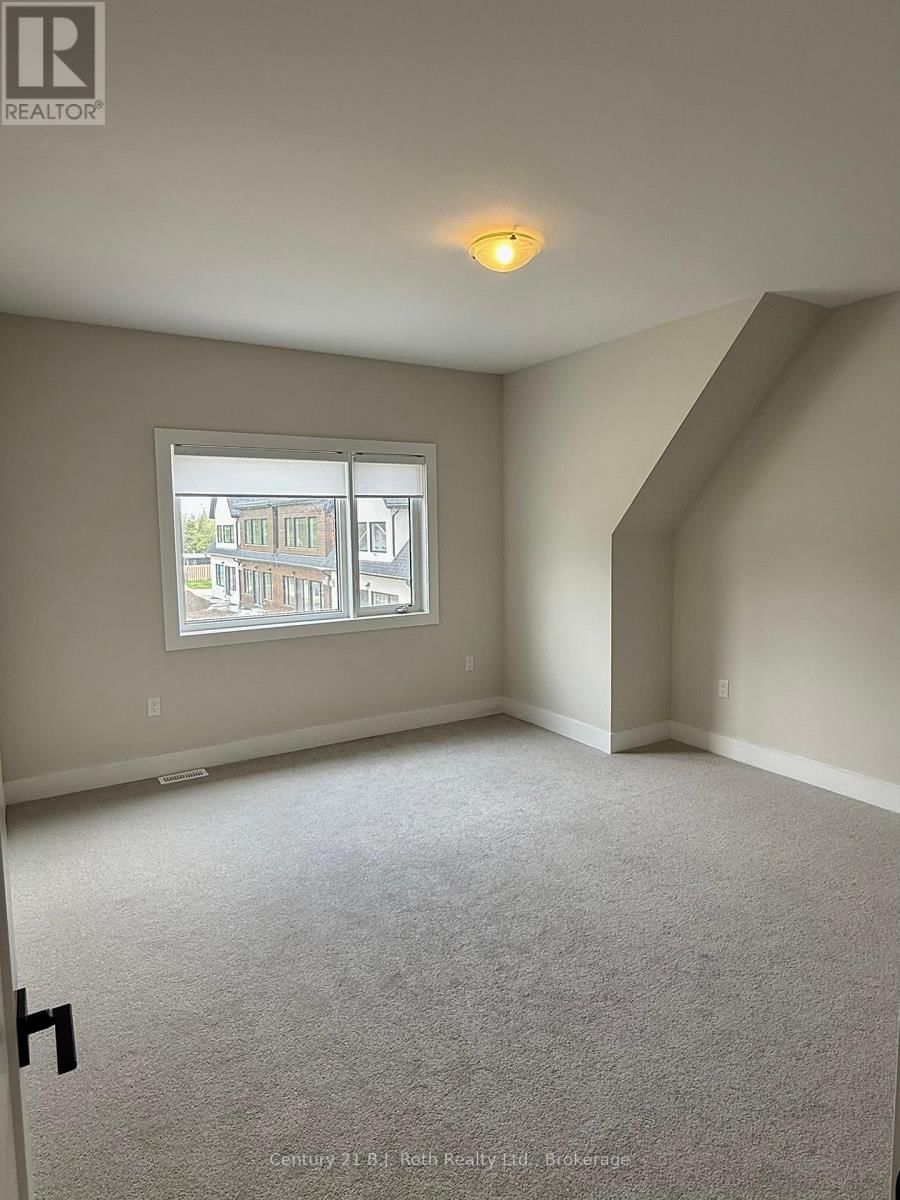 15 RUBY CRESCENT Image 17