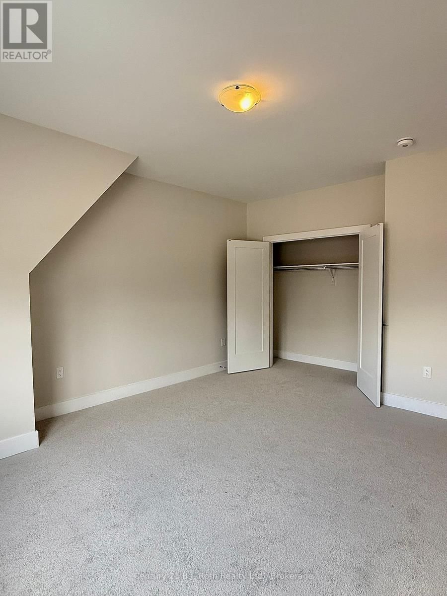 15 RUBY CRESCENT Image 18