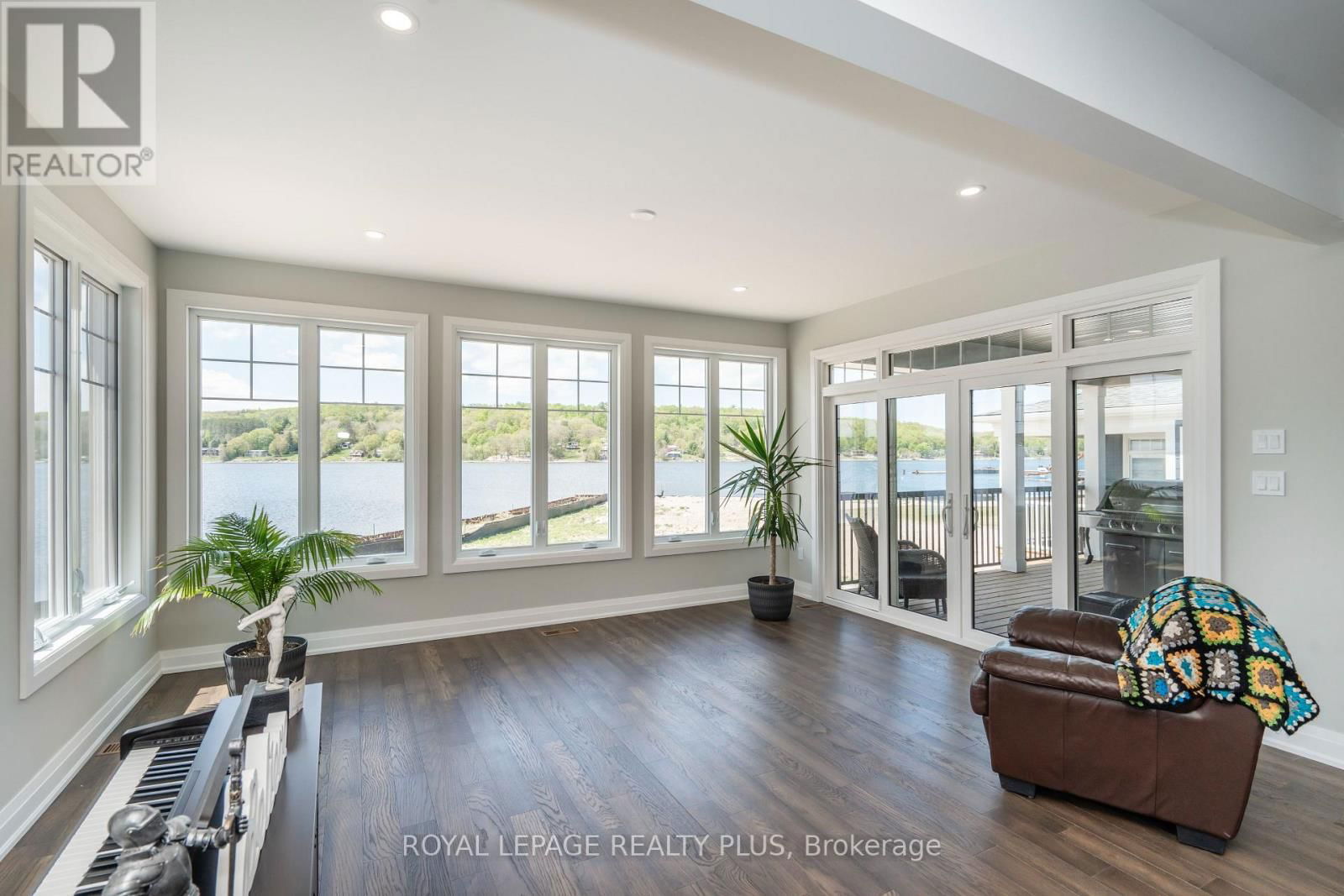 32 NAVIGATOR ROAD Image 13