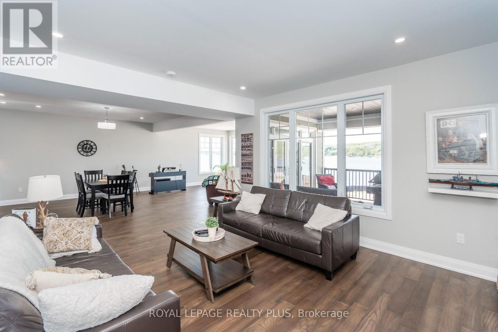 32 NAVIGATOR ROAD Image 16