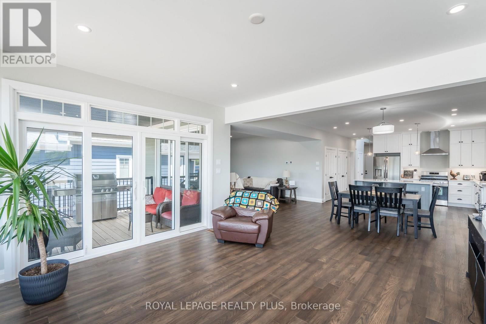 32 NAVIGATOR ROAD Image 18