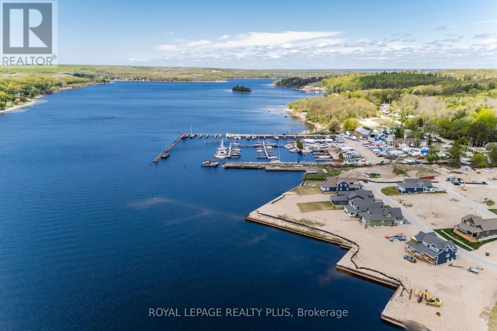 32 NAVIGATOR ROAD Image 34
