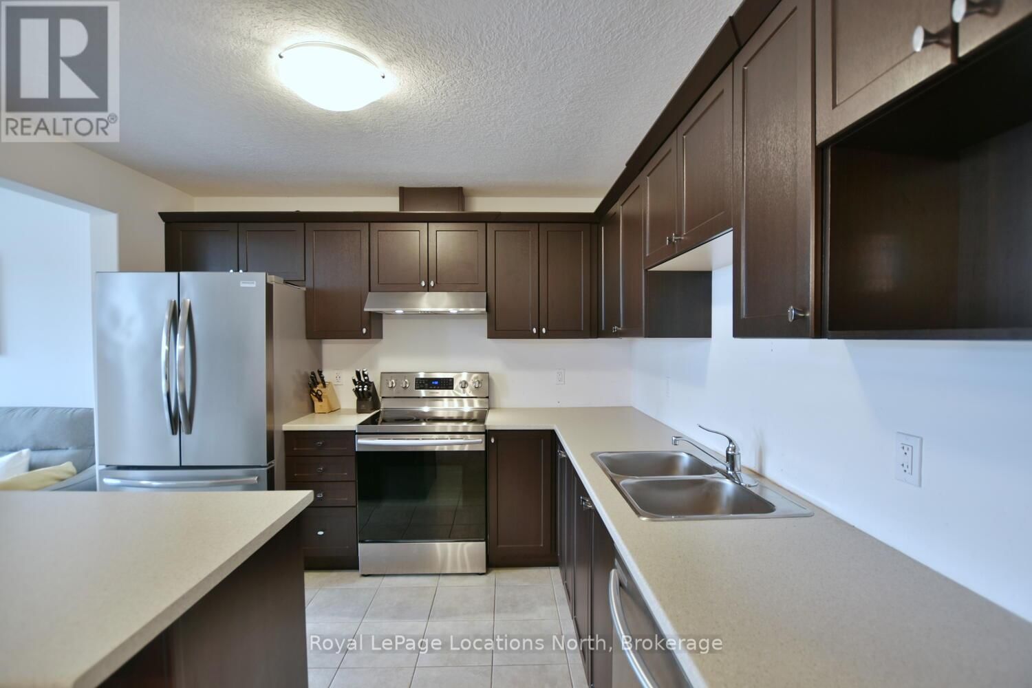 29 ARCHER AVENUE Image 11