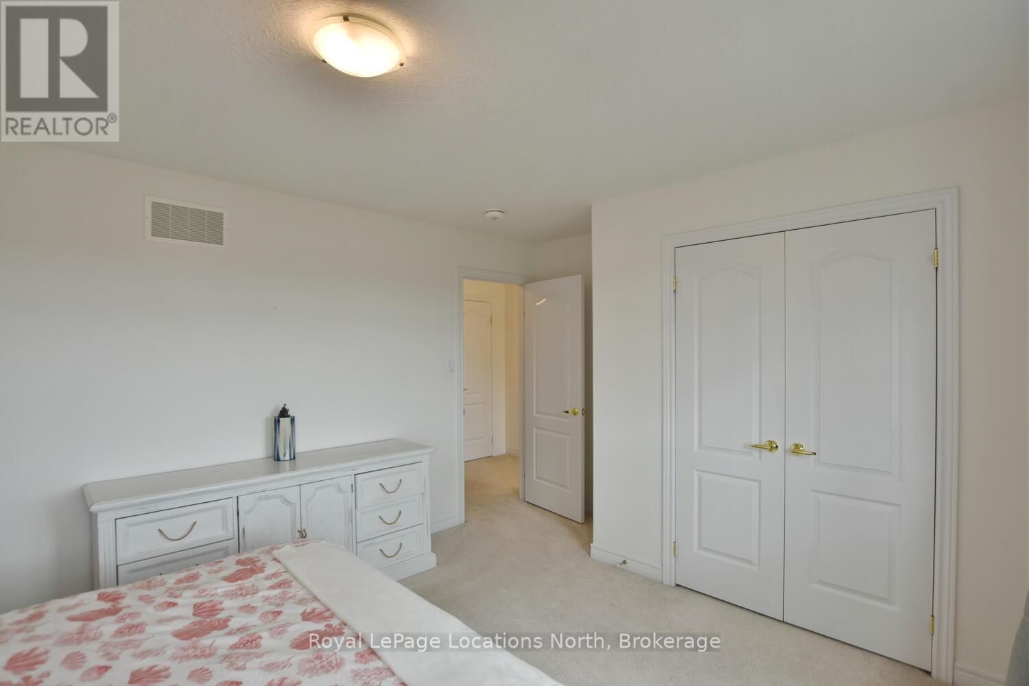 29 ARCHER AVENUE Image 22