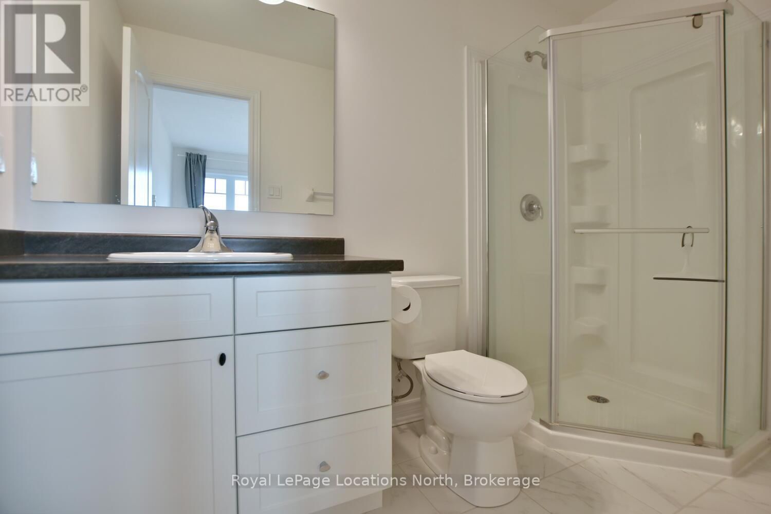 29 ARCHER AVENUE Image 23