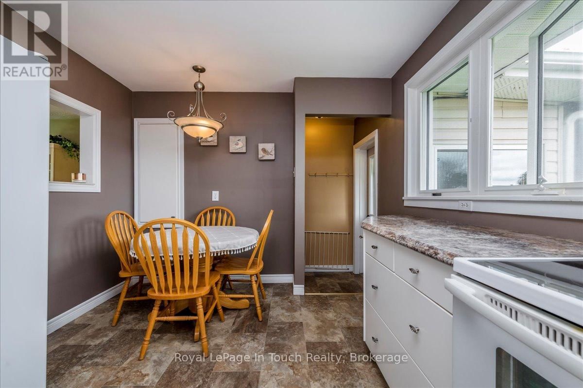 296 JOHN STREET Image 11