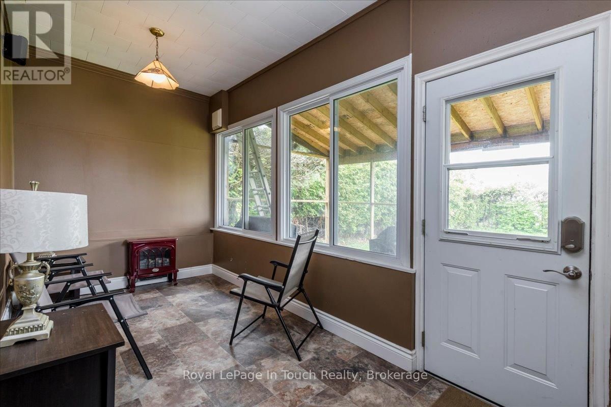 296 JOHN STREET Image 12