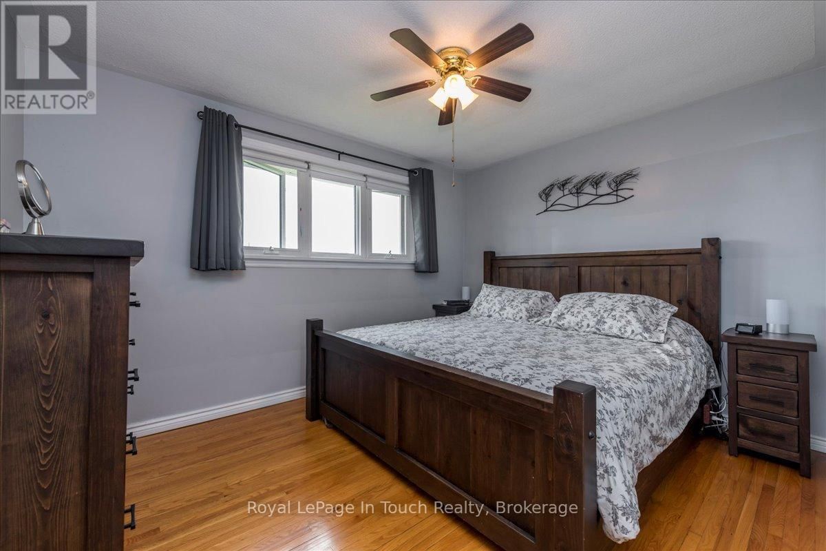 296 JOHN STREET Image 13