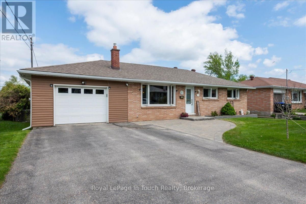 296 JOHN STREET Image 2