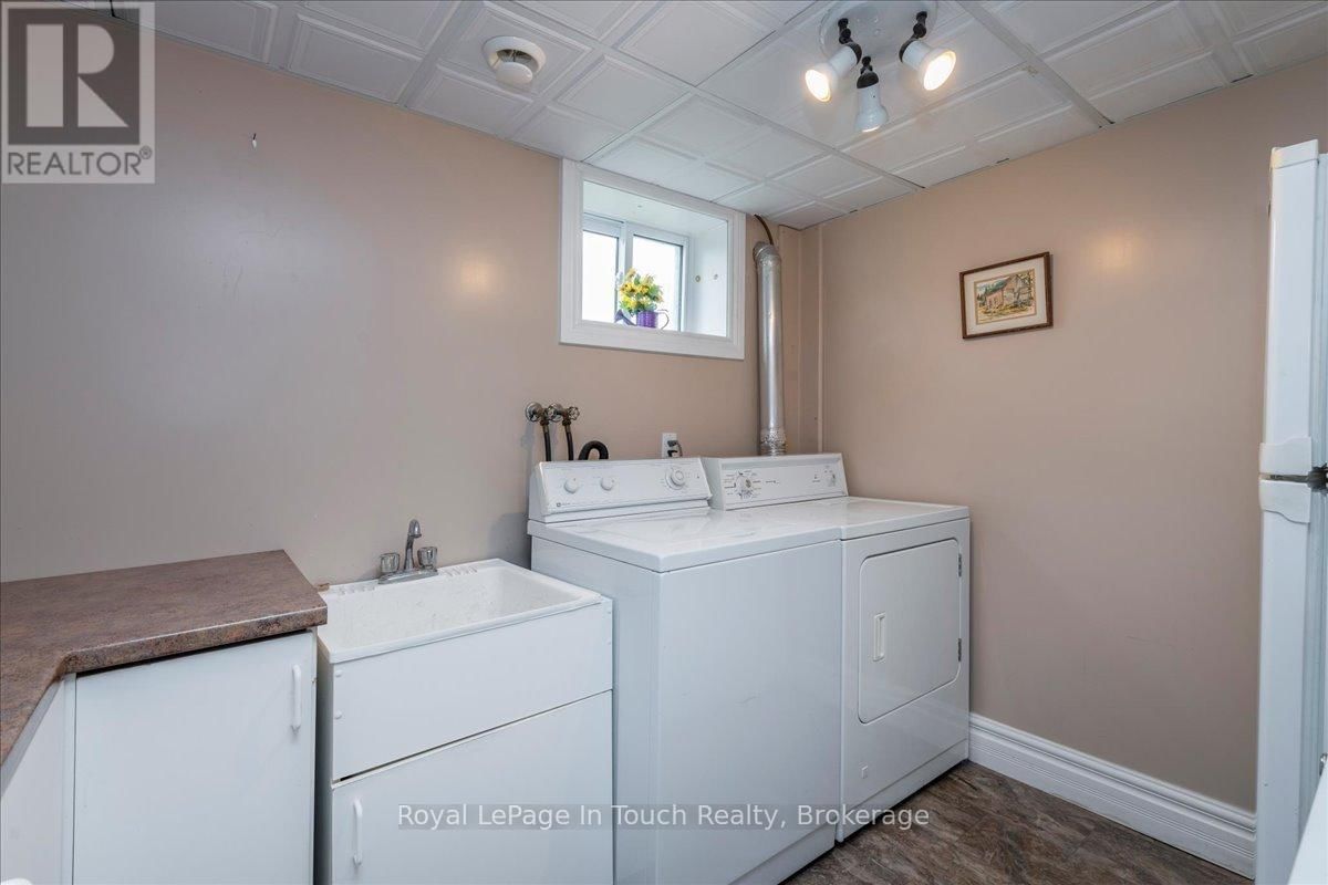 296 JOHN STREET Image 23