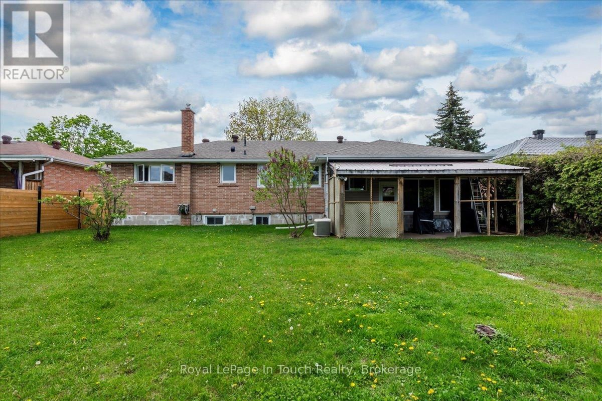 296 JOHN STREET Image 29