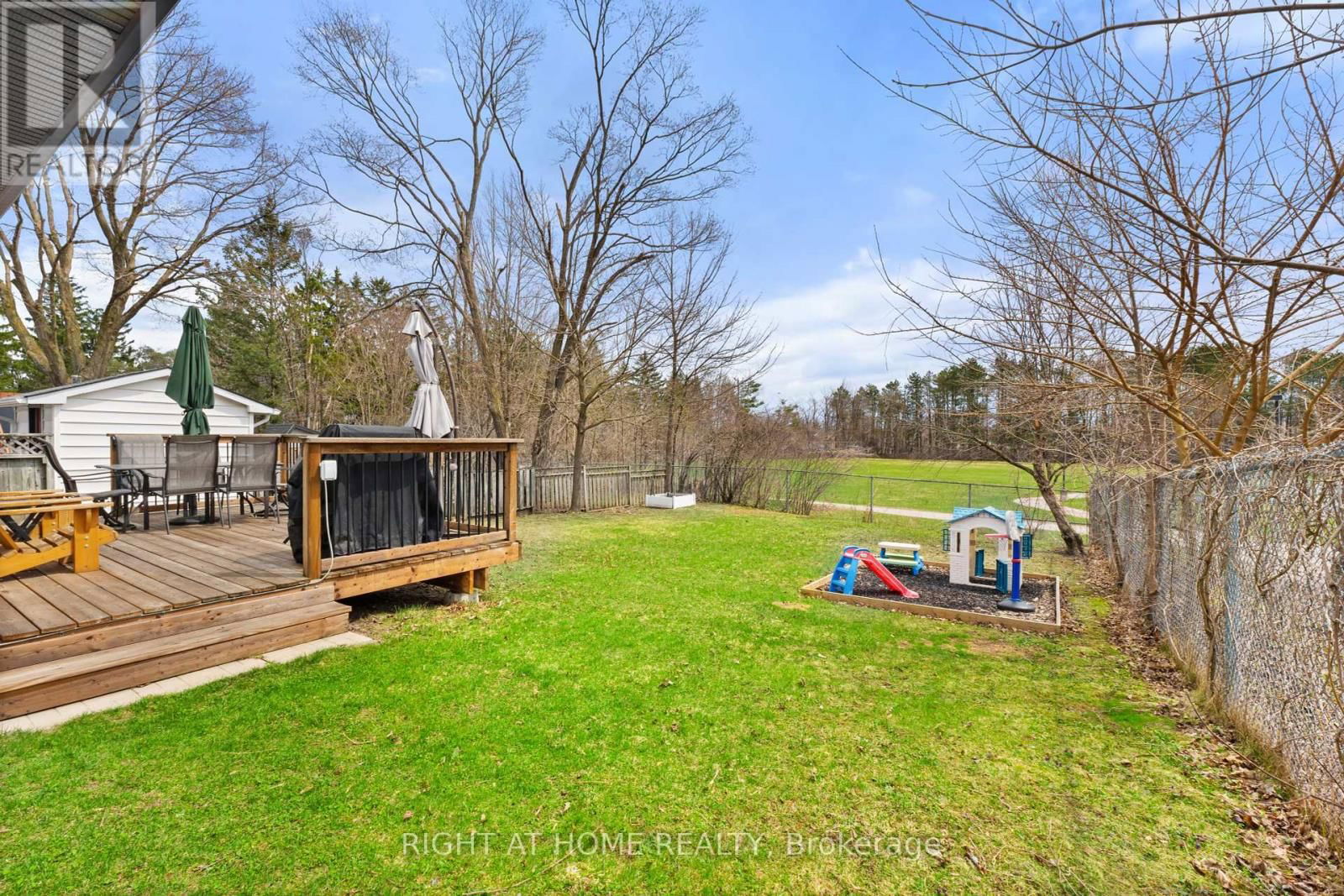 395 HOMEWOOD AVENUE Image 17