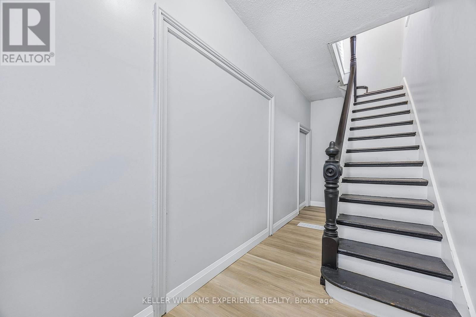 66 MATCHEDASH STREET SOUTH Image 10
