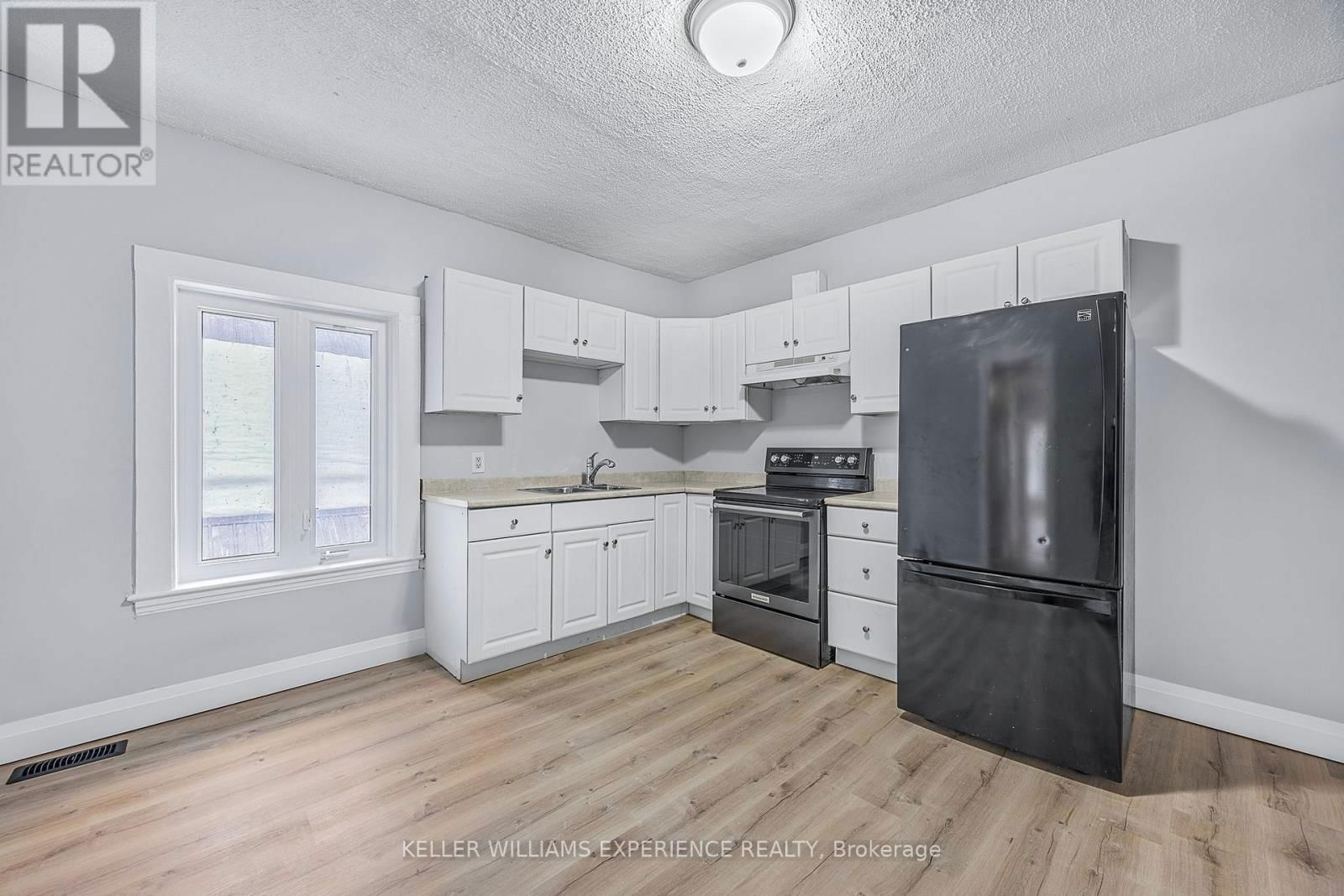 66 MATCHEDASH STREET SOUTH Image 14