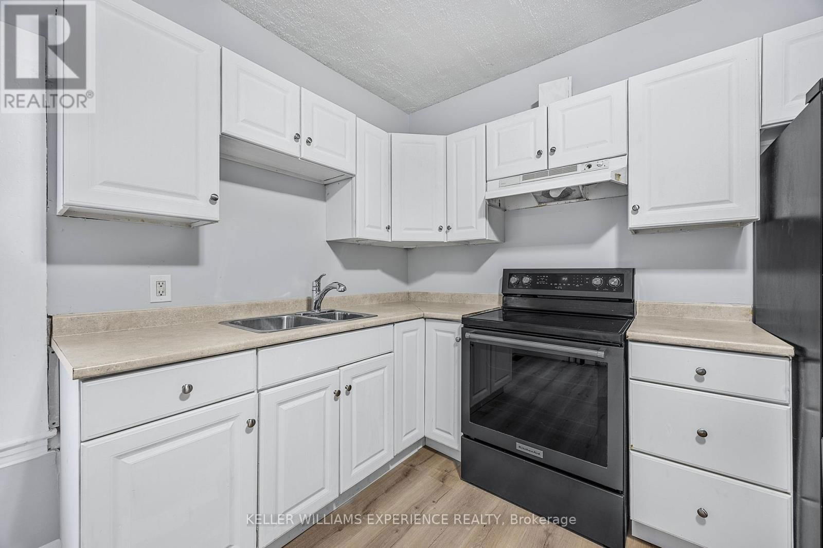 66 MATCHEDASH STREET SOUTH Image 15