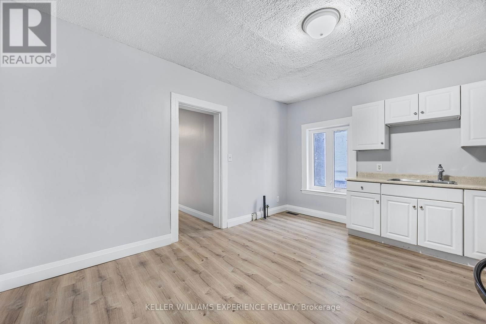 66 MATCHEDASH STREET SOUTH Image 18