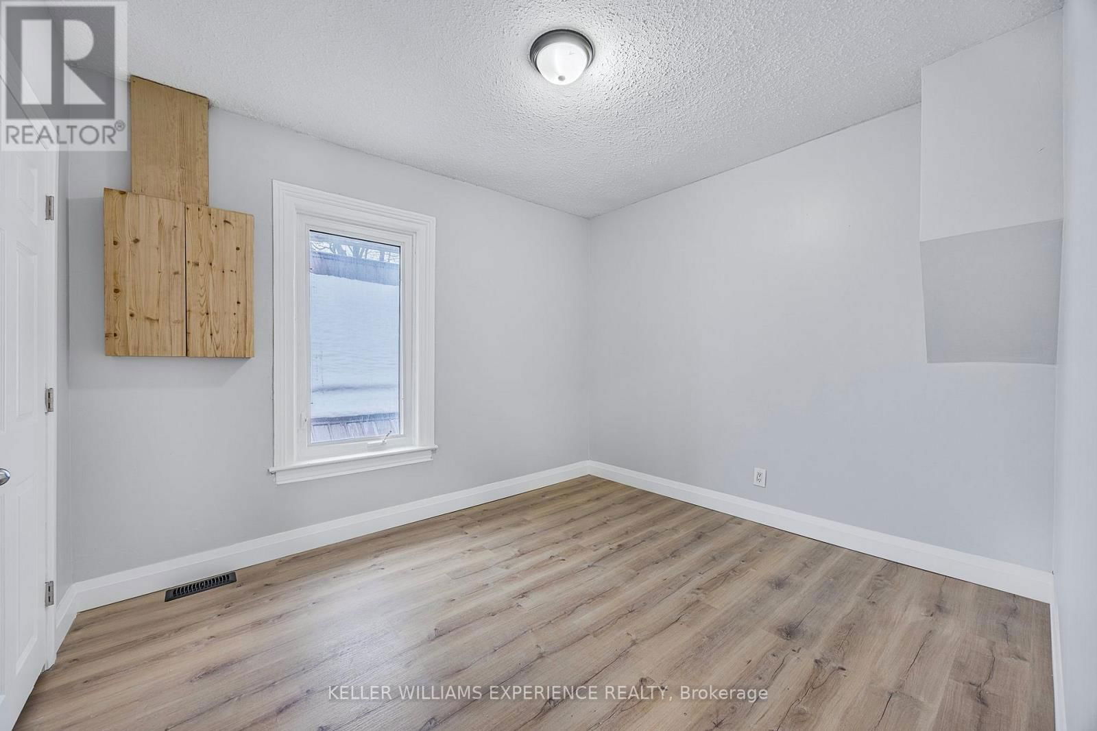 66 MATCHEDASH STREET SOUTH Image 20