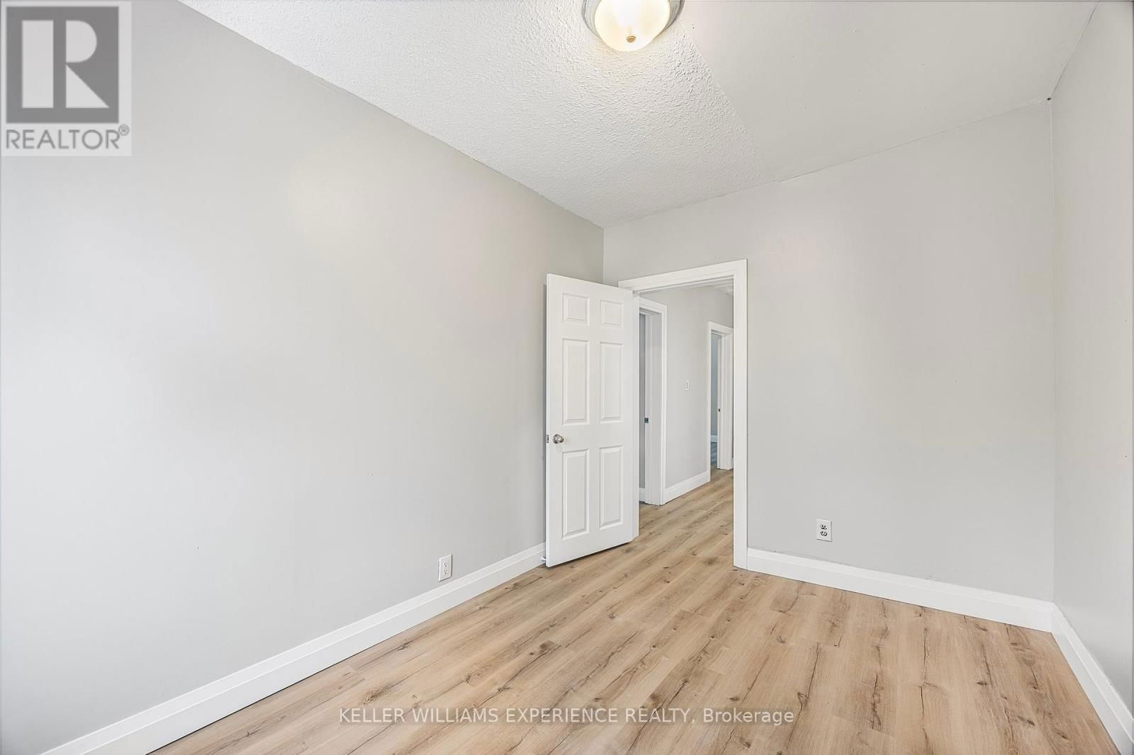 66 MATCHEDASH STREET SOUTH Image 26