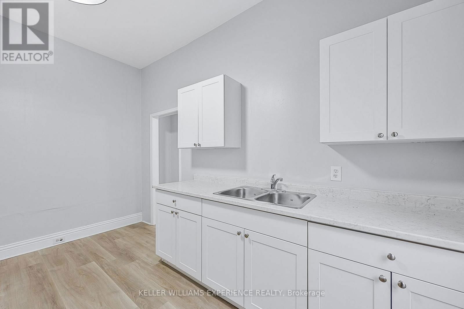 66 MATCHEDASH STREET SOUTH Image 3